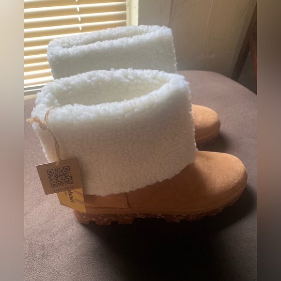 Cool Planet by Steve Madden winter boots - Picture 3 of 9